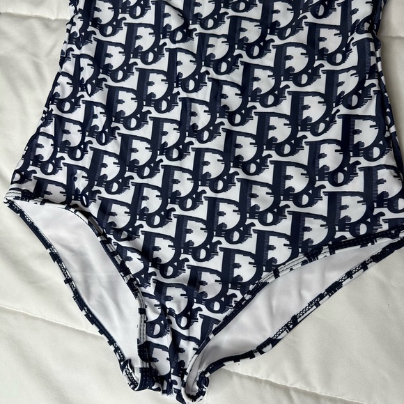 Signature One-Piece Swimsuit Navy and white monogram size XL - Picture 5 of 11